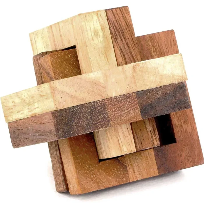 Vincian Knot Wooden Puzzle Decor